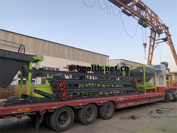 日(ri)產(chan)20t粉劑(ji)有機(ji)肥(fei)生產(chan)線(xian)裝車現場(chang)