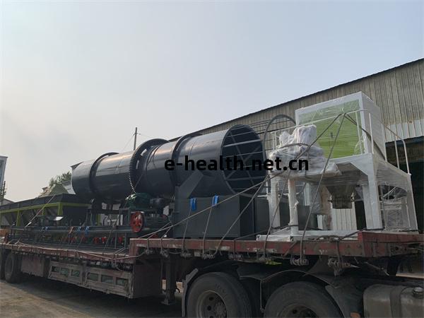 年產(chan)10萬(wan)噸摻(chan)混(hun)肥生(sheng)產(chan)線(xian)裝車完(wan)畢(bi)，準(zhun)備(bei)出發(fa)！