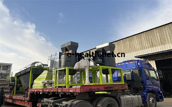 篩分(fen)立(li)式粉(fen)碎(sui)料(liao)倉生產線(xian)發貨 12